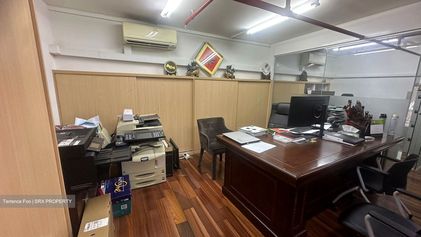 Empire Technocentre (D14), Warehouse #504532441